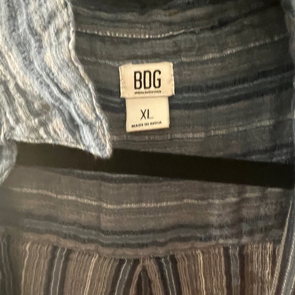 BDG button down. - Picture 2 of 3